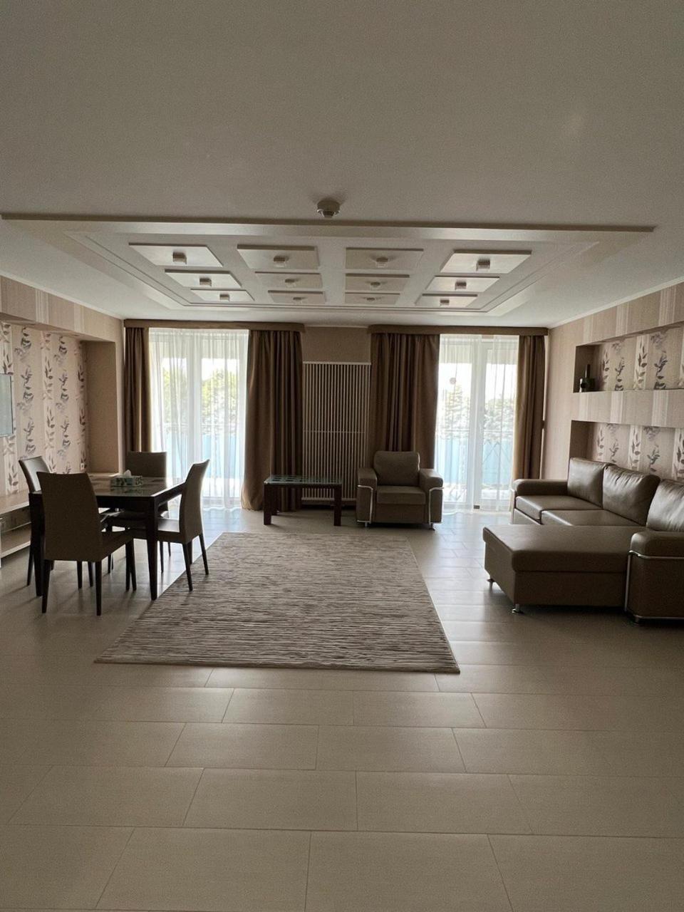 Grand-Marine Hotel & Spa Burlach'ya Balka Exterior photo