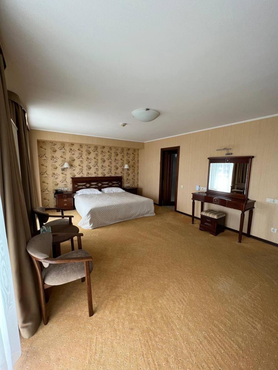 Grand-Marine Hotel & Spa Burlach'ya Balka Exterior photo