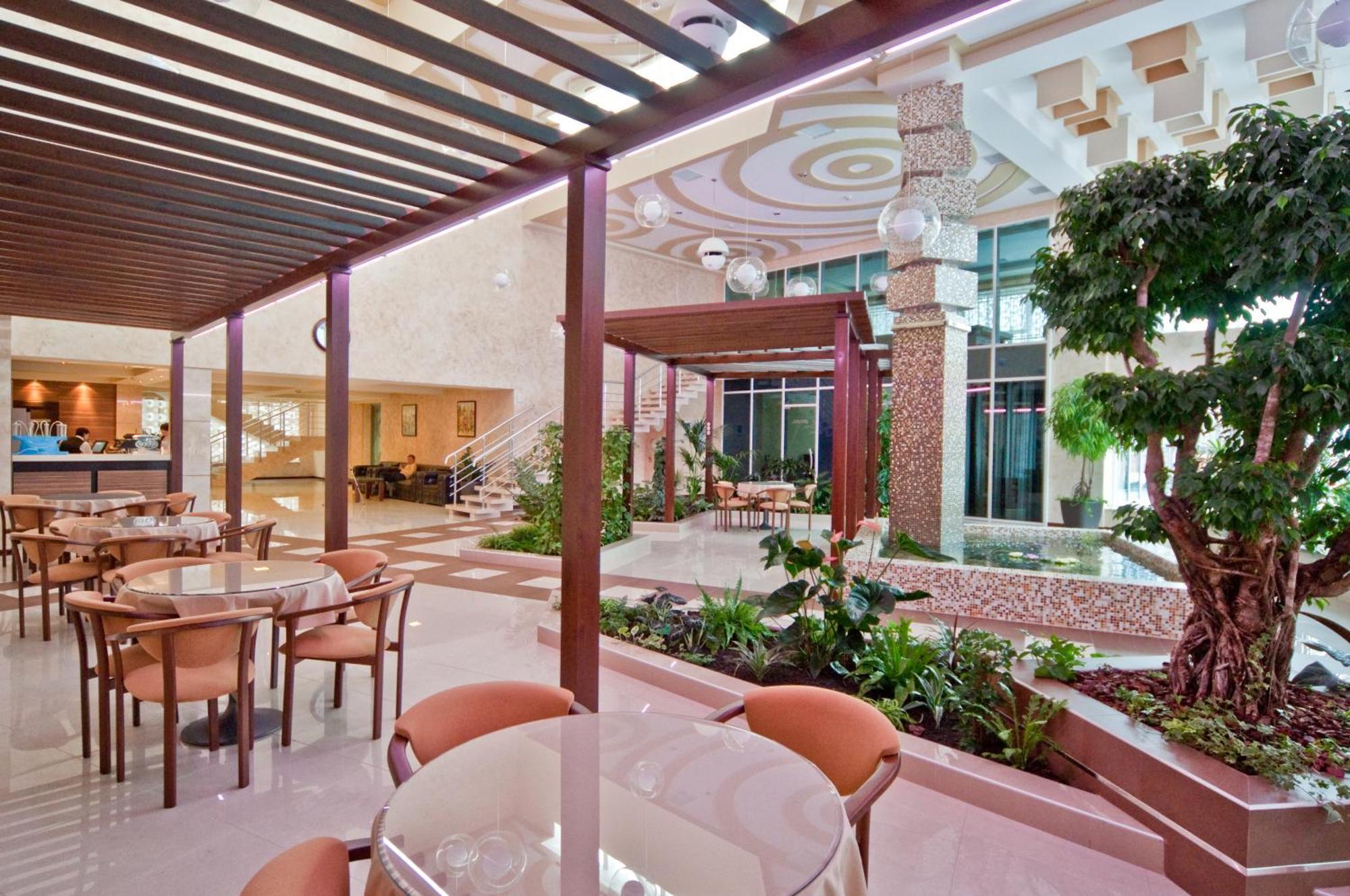 Grand-Marine Hotel & Spa Burlach'ya Balka Exterior photo