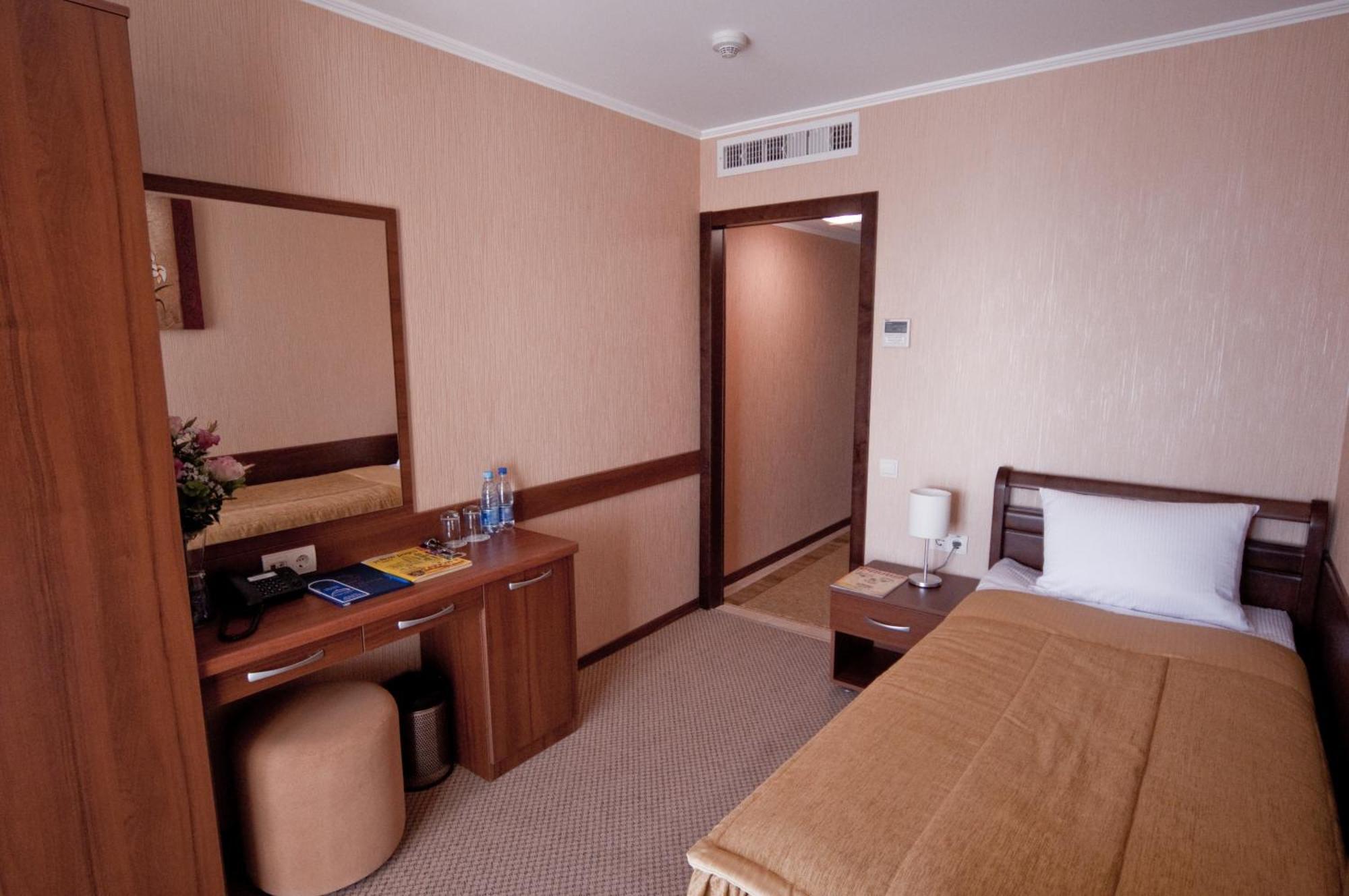 Grand-Marine Hotel & Spa Burlach'ya Balka Room photo